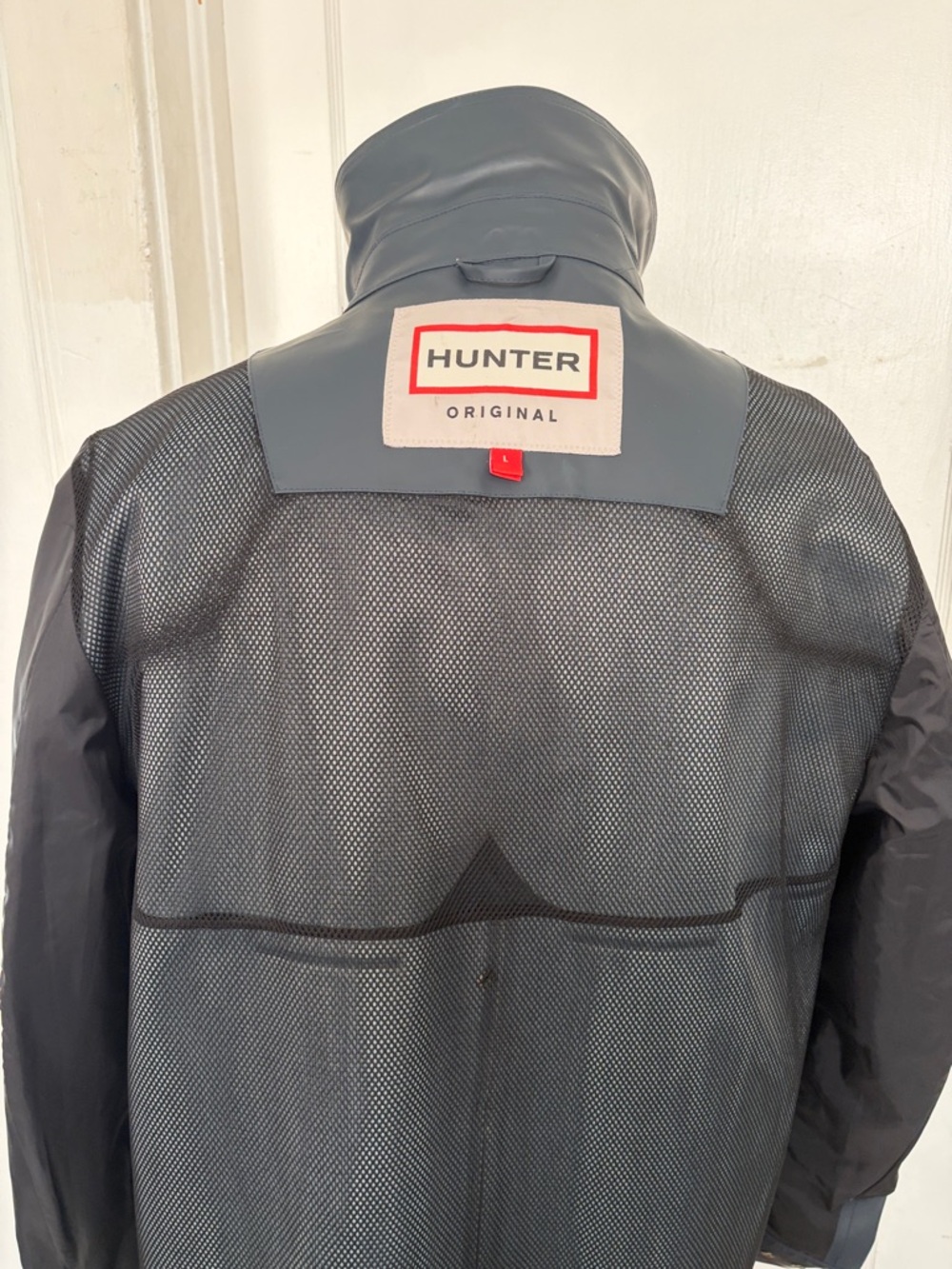 Hunter Men's Dark Blue Trench Coat - Smooth Finish in mint condition - Picture 11 of 13